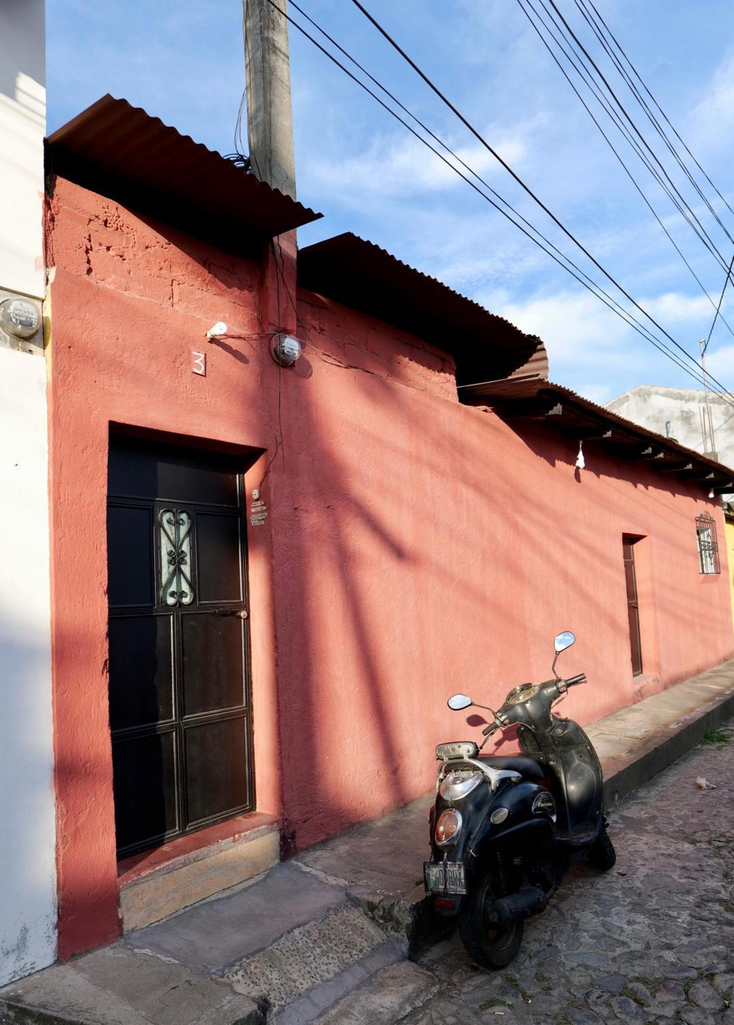 Wonderland Hostel Antigua Exterior photo
